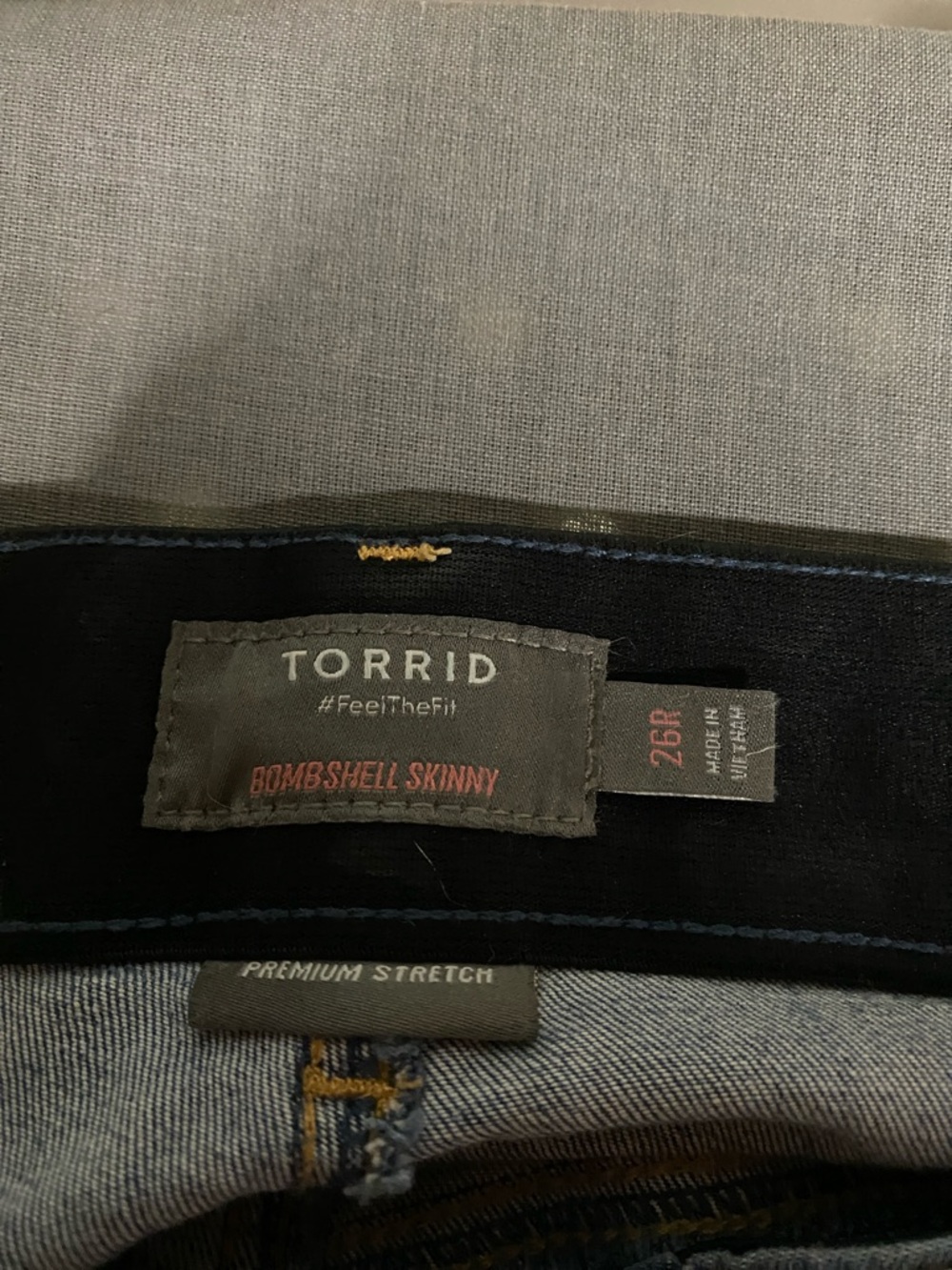 torrid Skinny Jeans in Faded Blue Wash - Picture 4 of 5